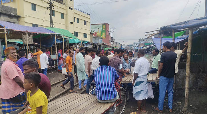 নীলফামারীতে কোরবানির মাংসের কেজি ৩০০ টাকা